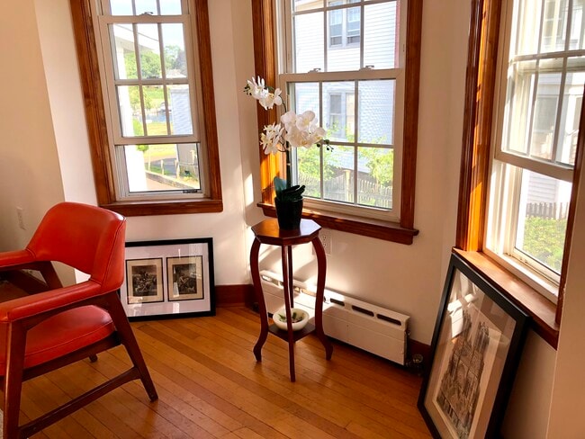 Building Photo - 247 Harbor St