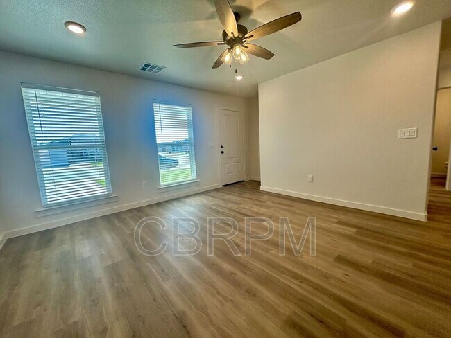 Building Photo - 13822 Fremont Ave