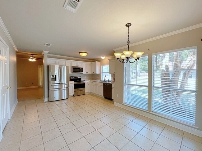 Building Photo - 3 Bedroom House in Denham Springs