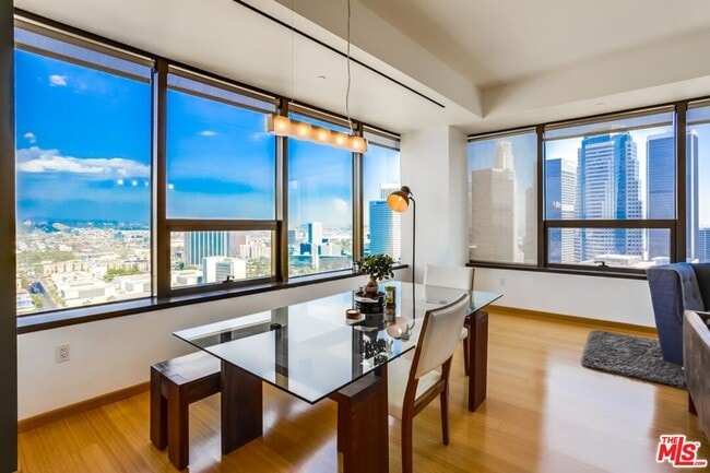 Foto del edificio - 1100 Wilshire Blvd