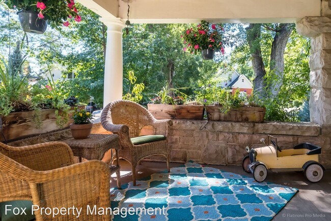 Foto del edificio - 5 br, 5 bath House - 637 Pine Street