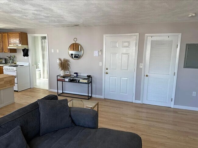 Foto del edificio - 314 E 8th St