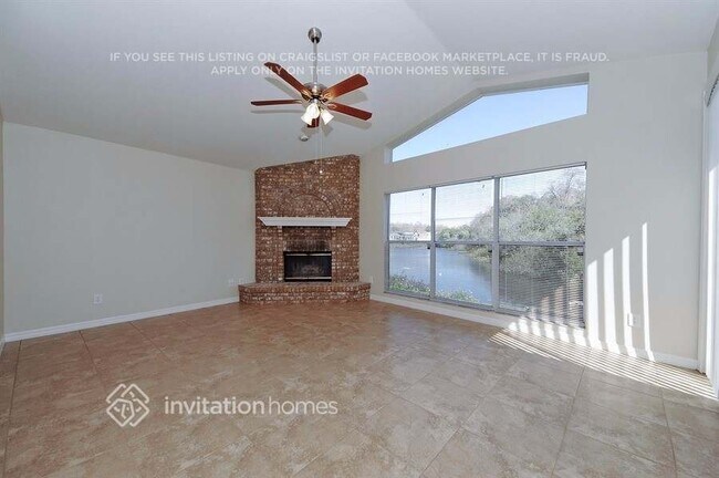 Building Photo - 1800 Wood Haven St