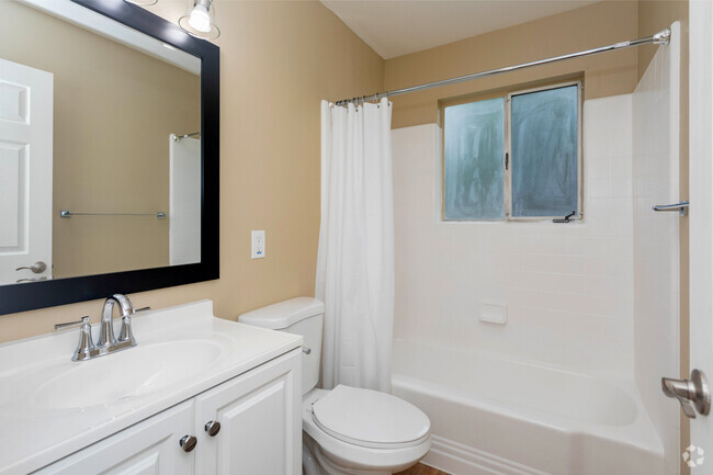 1BR,1BA - Bathroom - Driftwood Apartments