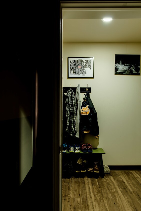 Foto principal - 112 W Commerce St