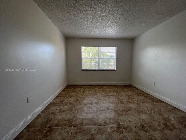 Foto del edificio - 4334 NW 9th Ave