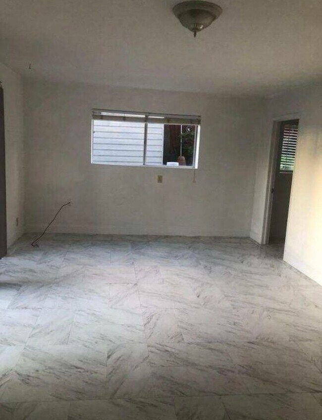 Foto del edificio - 732 Clubhouse Dr