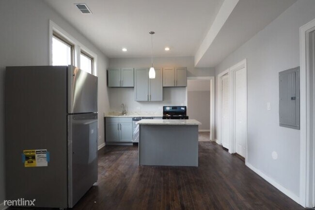 Foto del edificio - 3255 N Whipple St
