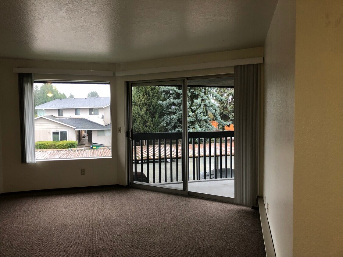 300 Hulbush Ln Unit 205, Burlington, WA 98233 Apartments in