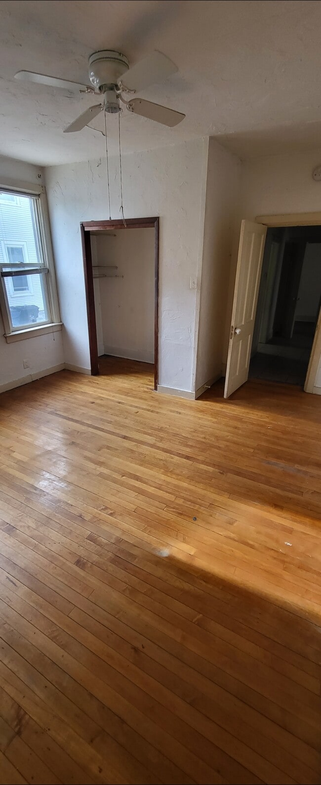 Bedroom - 2412 W High St