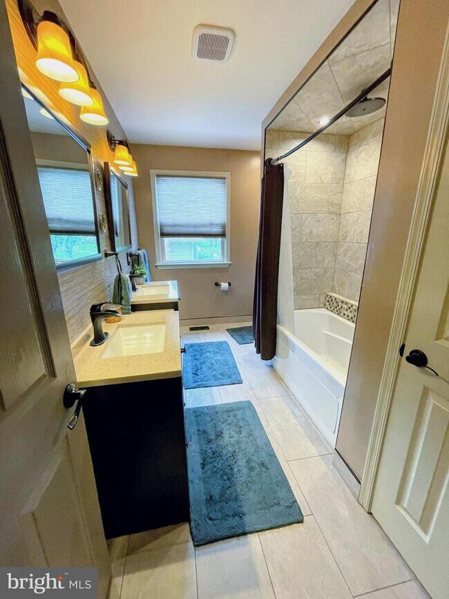 Building Photo - 5908 Chichester Ave