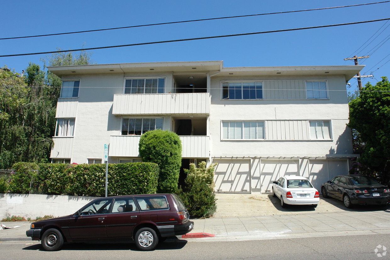 Building Photo - 2231-2239 Cedar St