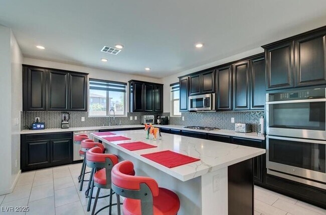 Building Photo - 713 Foreign Reef Wy