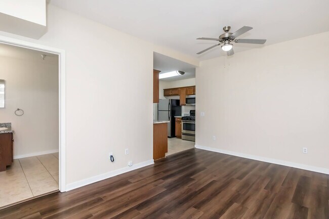 Building Photo - Vineyards at Palm Desert Apartment Homes