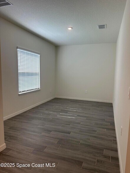 Foto del edificio - 852 Remsen Ave NW