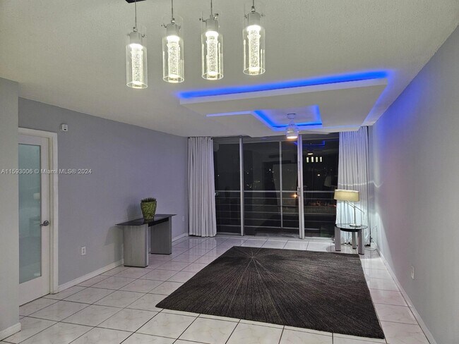 Building Photo - 16850 S Glades Dr