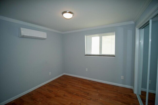 Foto del edificio - 335 Clover Avenue