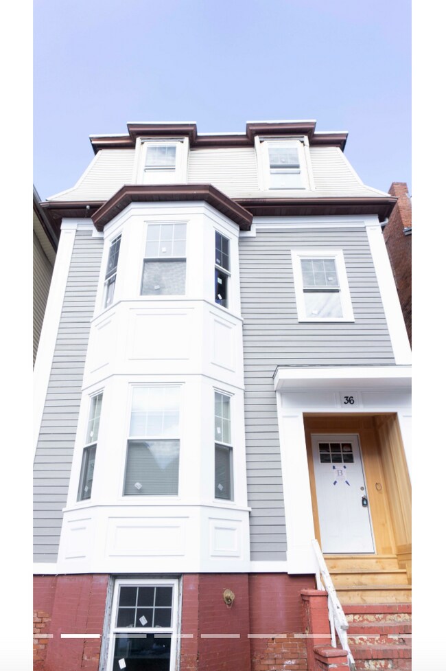Building Photo - 36 Monmouth St