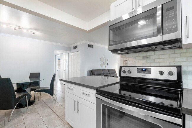 Foto del edificio - 1124 NW 13th St