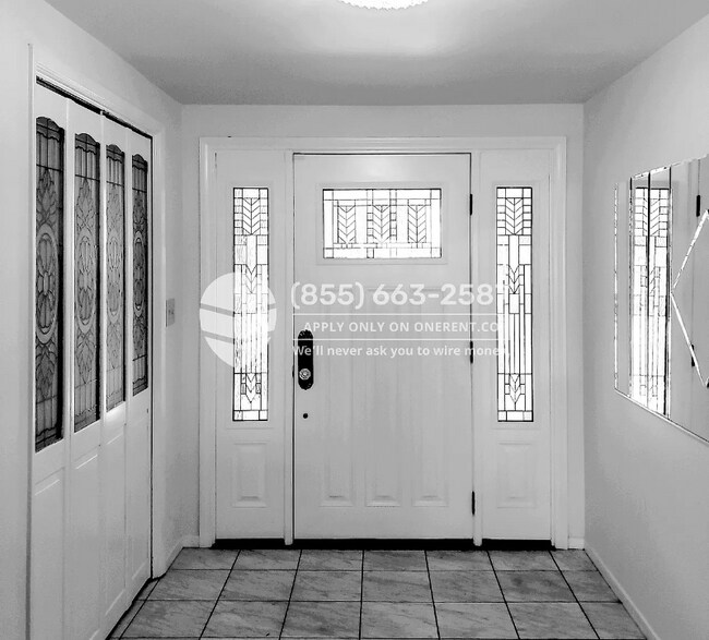 Foto del edificio - 2108 El Arbolita Dr