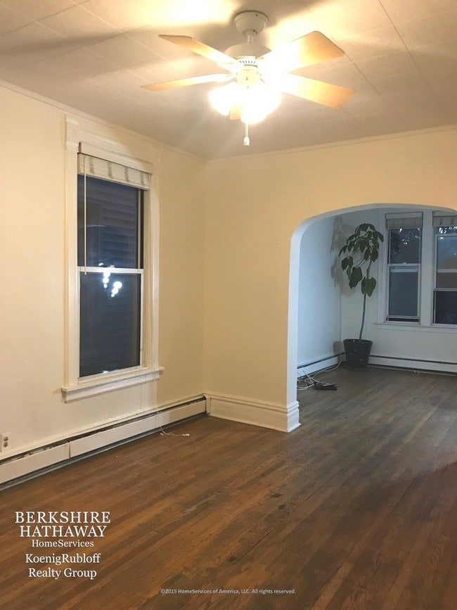 Building Photo - 2525 N Maplewood Ave