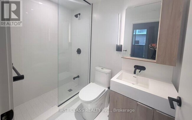 Building Photo - 117 Broadway Ave