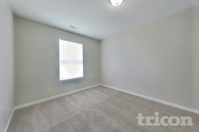 Building Photo - 4002 Caddy Way