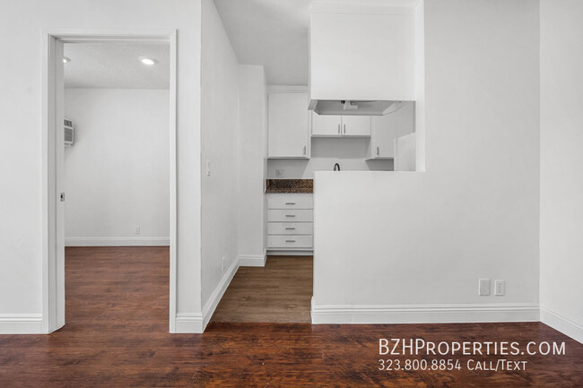 Building Photo - Beautiful 1 Bedroom in Prime Hollywood