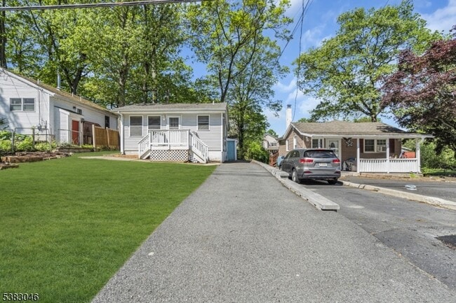 Foto del edificio - 406 Brooklyn Mountain Rd