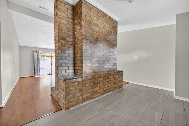 Foto del edificio - 8623 Riverside Walk Ln
