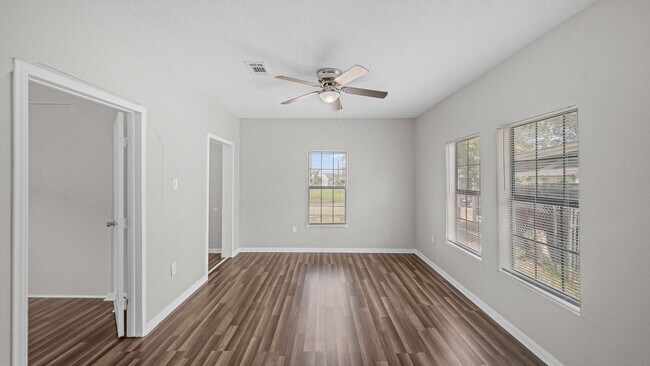 Building Photo - 1322 Magnolia St