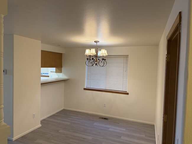 Foto del edificio - 1511 Hollyhock Dr