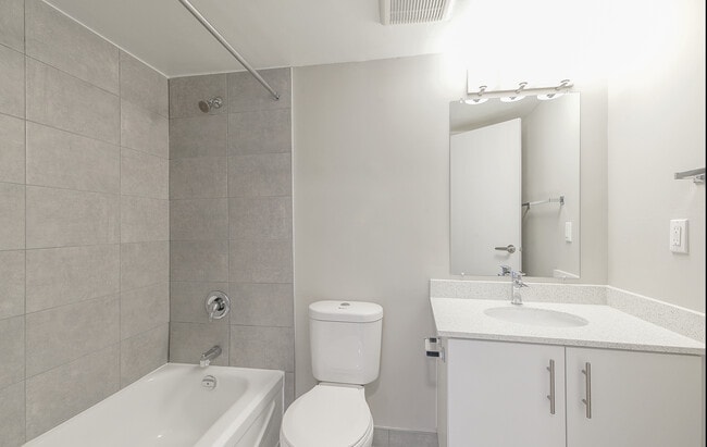Building Photo - 25 San Romanoway