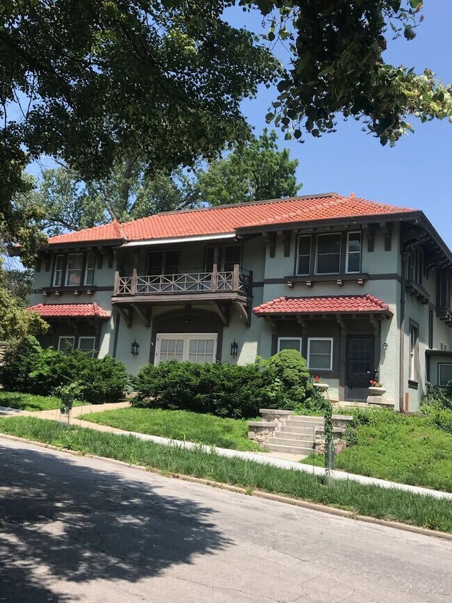 Building Photo - 203-209 N Indiana Ave