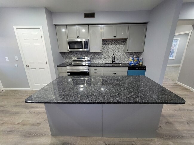 Building Photo - 166 Northampton Ave