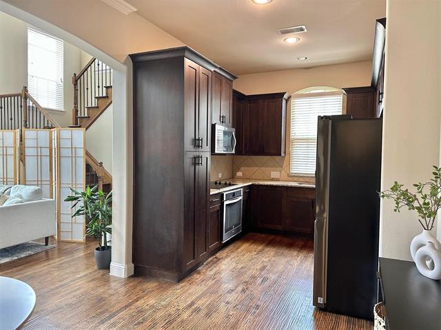 Building Photo - 861 Dartford Dr