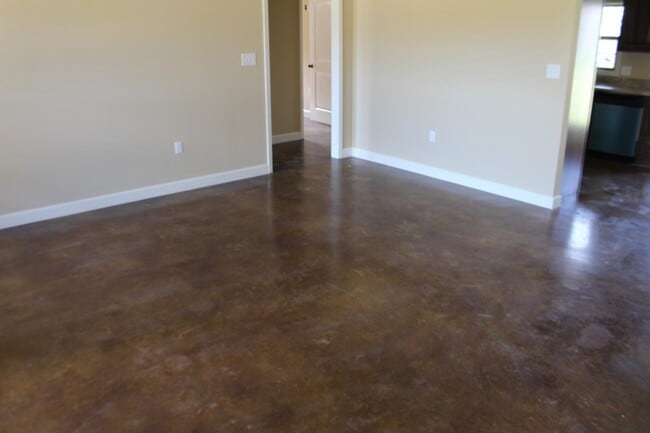 Building Photo - PRELEASE