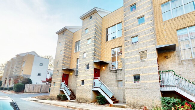 Photo - 2062 Atherton Heights Ln Townhome