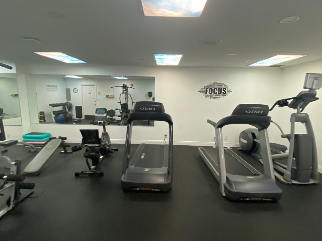 Foto principal - 2900 NE 14th Street Causeway