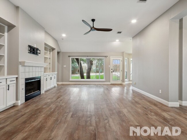 Building Photo - Breezy 3 Bedroom Single Family Home in Austin