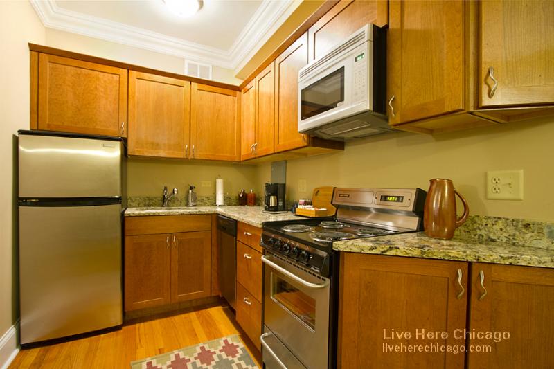 Primary Photo - 325 W Fullerton Pkwy
