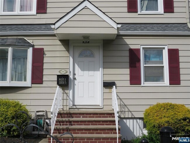 Foto del edificio - 838 Paulison Ave