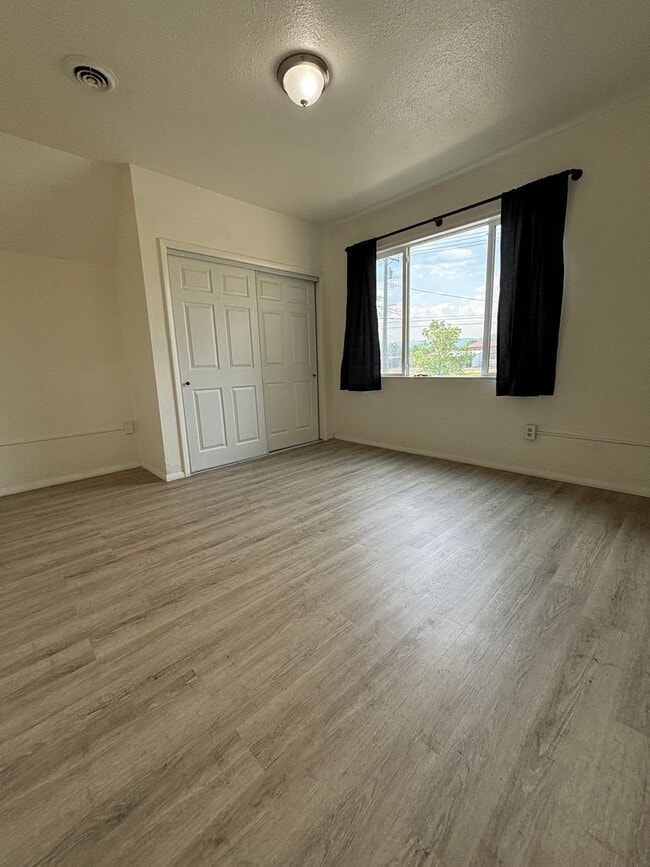 Foto del edificio - 1418 Phoenix Ave