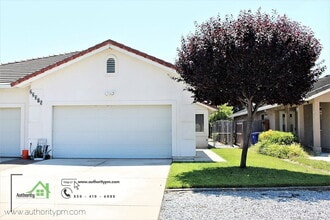 Building Photo - 22375 Rio Alto Dr