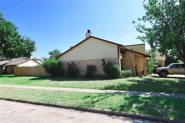 Foto del edificio - 7124 Golden Dale Ct