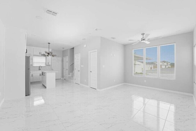 Foto del edificio - 2409 E Viviana St