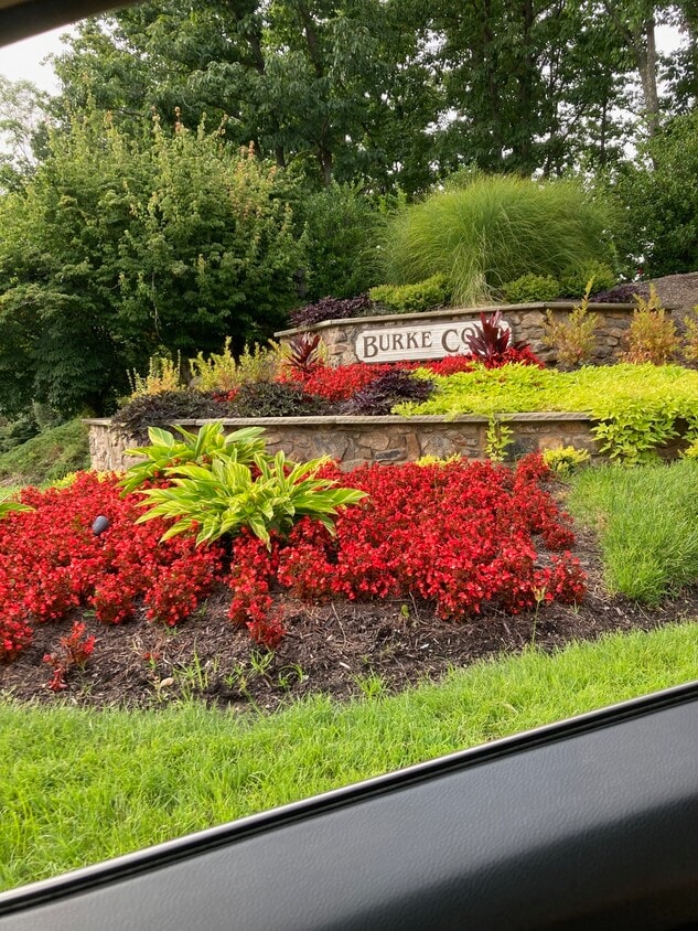 Foto principal - 5926 Cove Landing Rd
