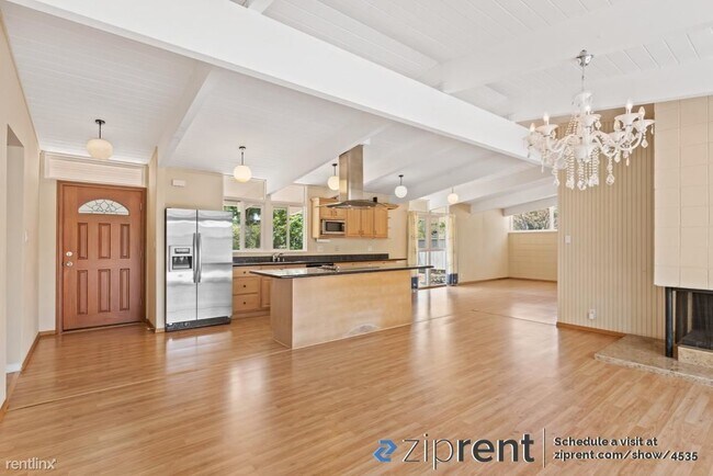 Building Photo - 4 br, 2 bath House - 2085 Sandalwood Ct, P...