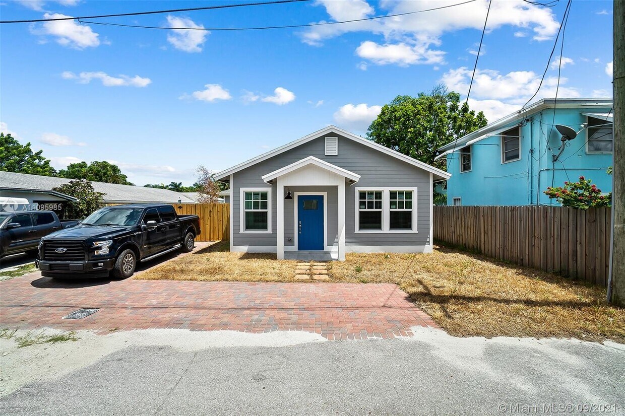 Primary Photo - 711 N L St