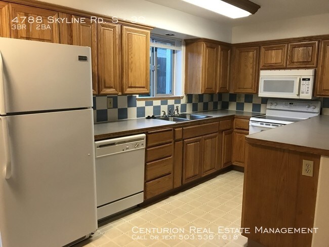 Foto del edificio - 4788 Skyline Rd S